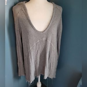 Free People waffle knit distressed V-neck long sleeve‎ top size medium